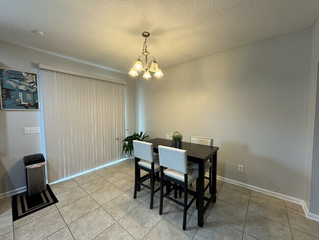 Building Photo - Willowbrook - Oakleaf
