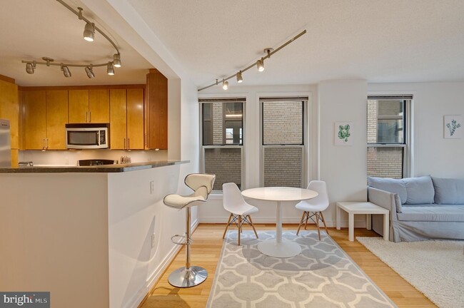 Building Photo - 915 E Street NW Unit 1001