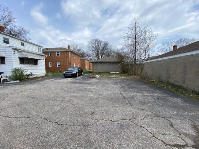 Foto del edificio - 1726-1726 Tanglewood Dr