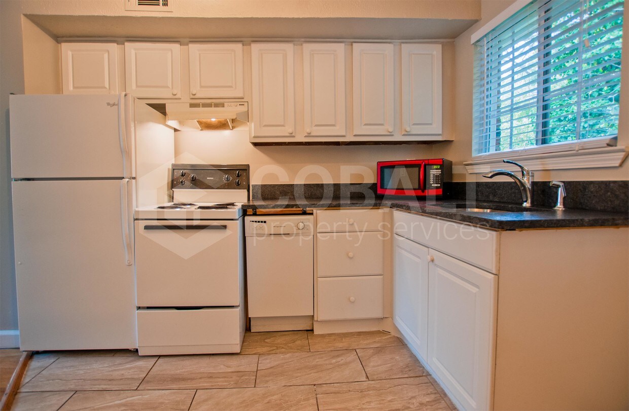 Foto principal - 493 North Highland Avenue Northeast