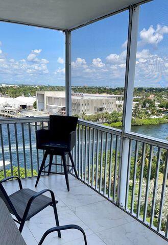 Foto del edificio - 1505 N Riverside Dr
