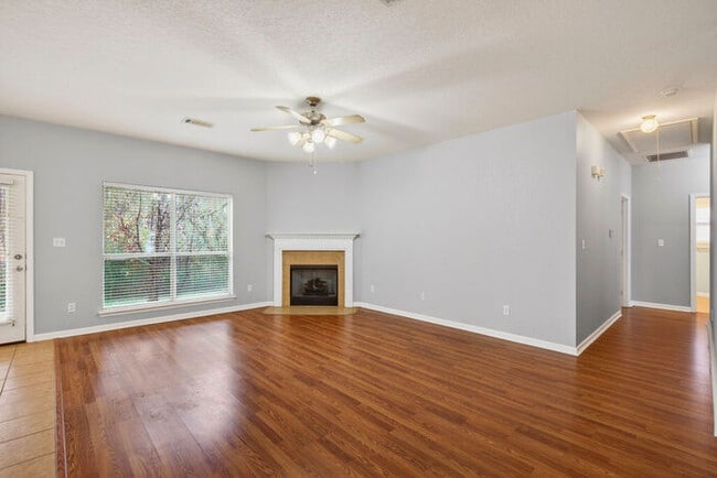 Building Photo - 10277 English Manor Dr