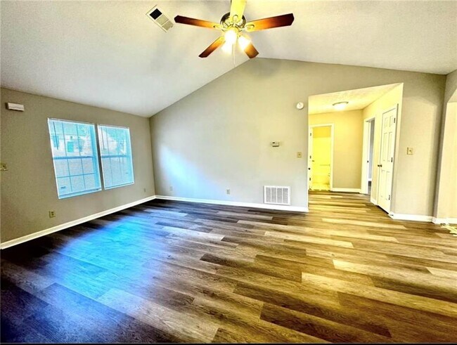 Foto del edificio - 9161 Fairway Ct