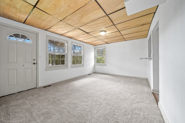 Foto del edificio - 150 Lawton Rd