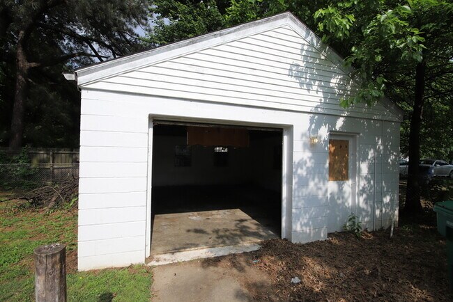 Building Photo - 1563 Loney Ln