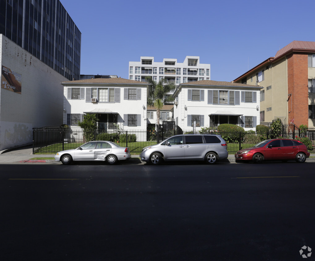 Building Photo - 545 S Catalina St