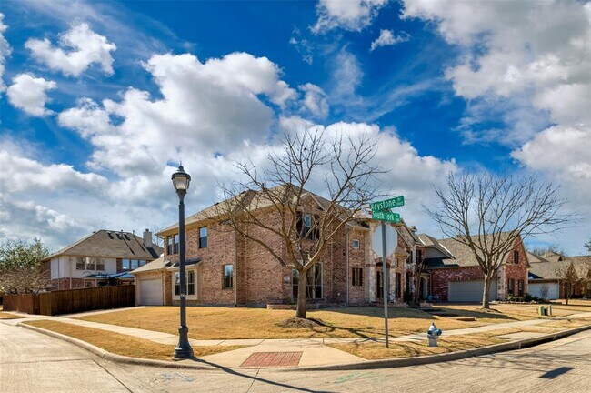 Foto del edificio - 923 S Fork Dr