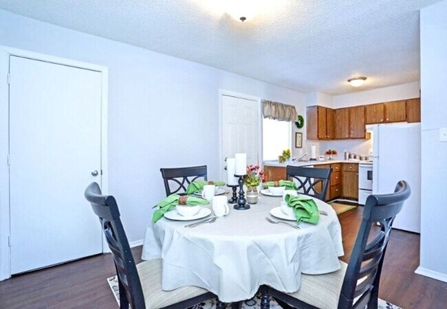 Building Photo - 4809 Park Towne Way