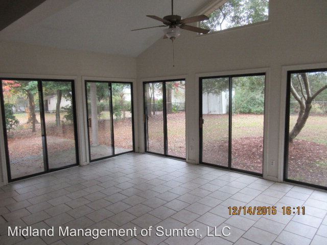Building Photo - 930 Trailmore Cir