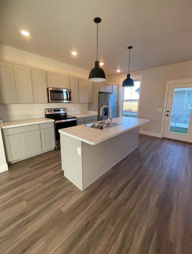 Foto principal - 6119 Northstead Ave