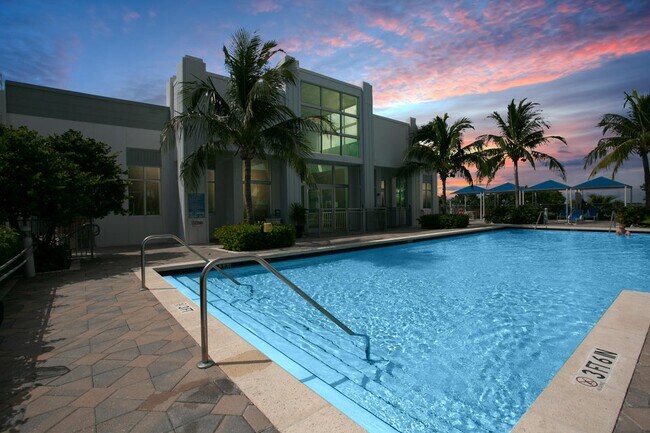 Foto del edificio - 300 S Australian Ave