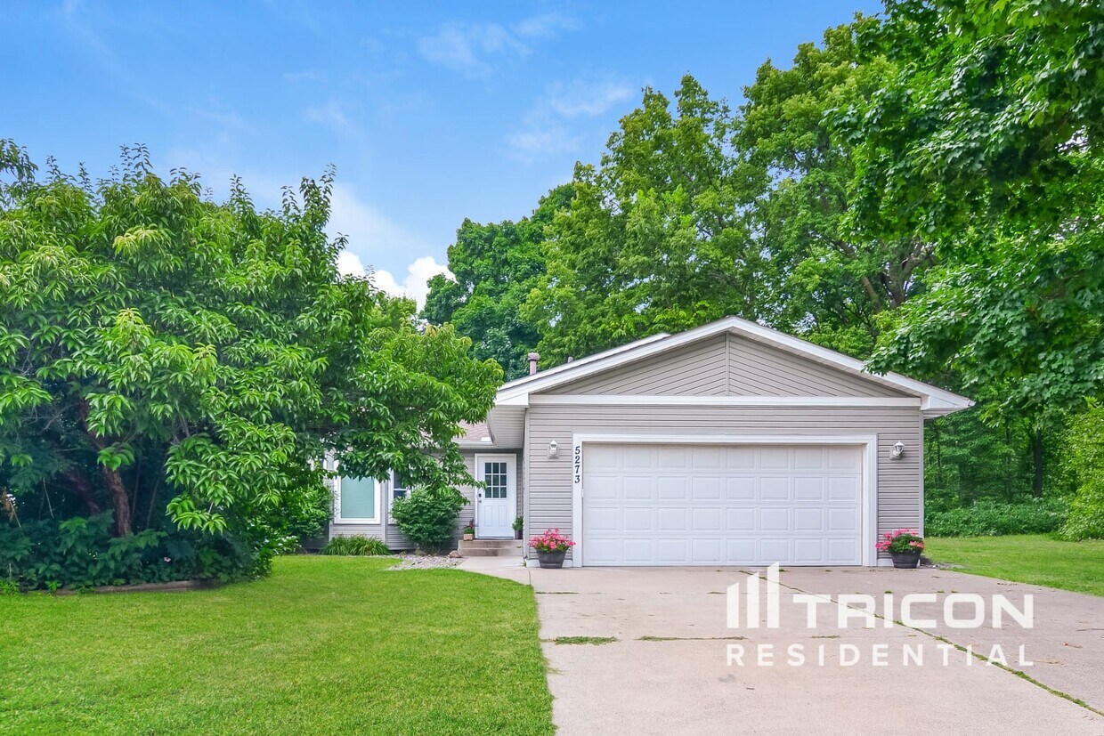 Foto principal - 5273 Lannon Ave NE