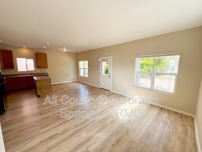 Foto del edificio - 1454 Flycatcher Ln