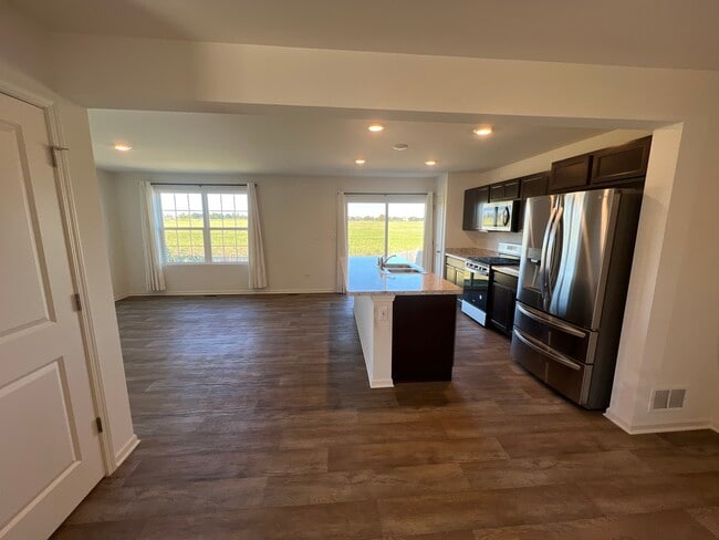 Building Photo - 7615 Violet Ln