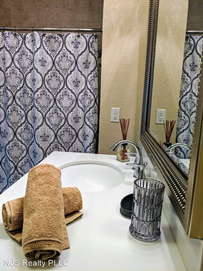Foto del edificio - 1 br, 1 bath House - 8020 Tuscany Way Unit...