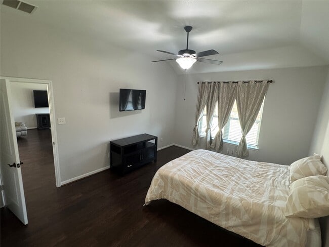 Building Photo - 5310 Royal Press Dr