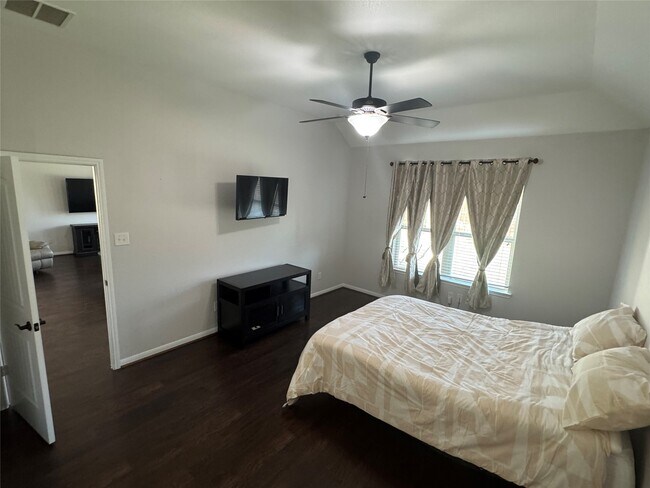 Foto del edificio - 5310 Royal Press Dr