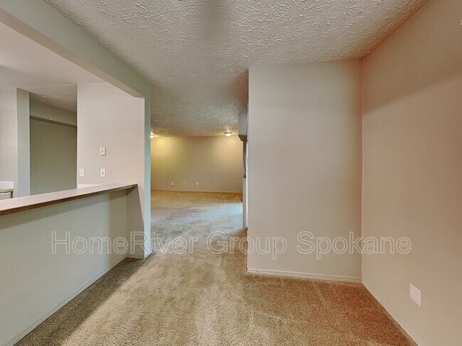 Building Photo - 12002 E Valleyway Ave