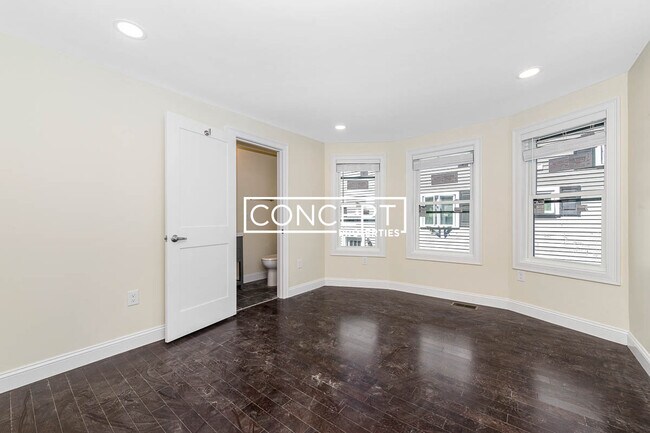 Foto del edificio - 68 Stanley Ave