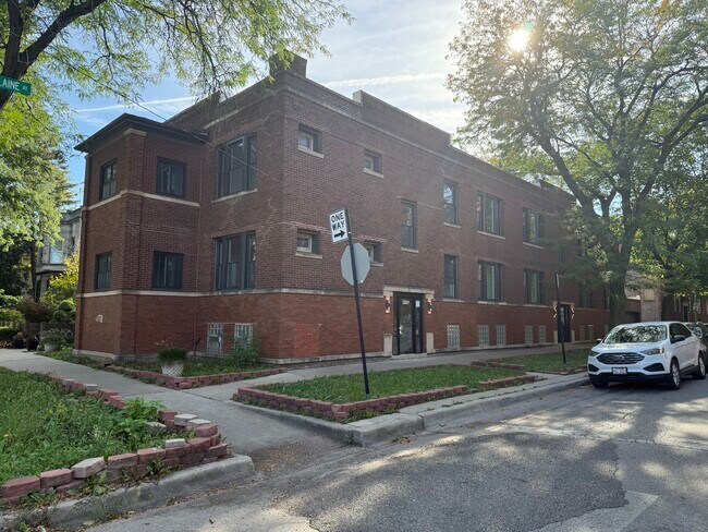 Foto del edificio - 3805 W Belle Plaine Ave