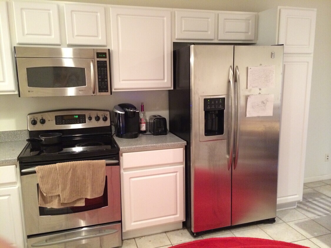 3206 Camden Dr, Troy, MI 48084 Condo for Rent in Troy, MI