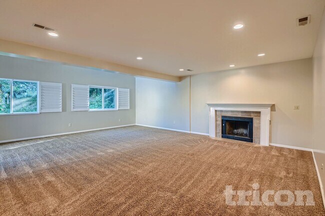 Foto del edificio - 1074 E 5100 S