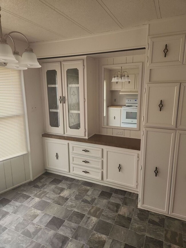 Building Photo - 3 Bedroom in Filer