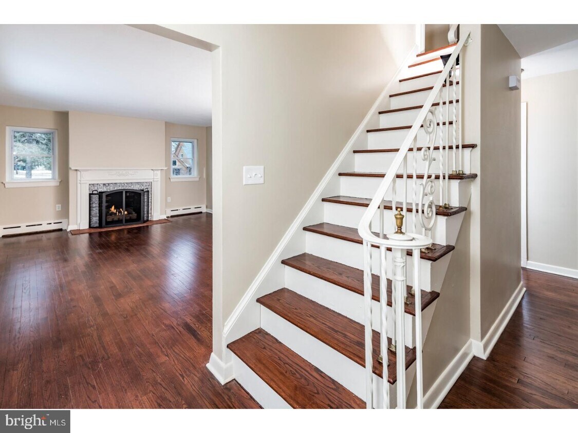 Primary Photo - 305 Hamilton Ave