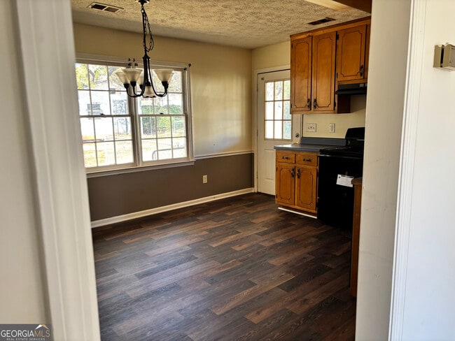 Building Photo - 223 Griffin Park Rd