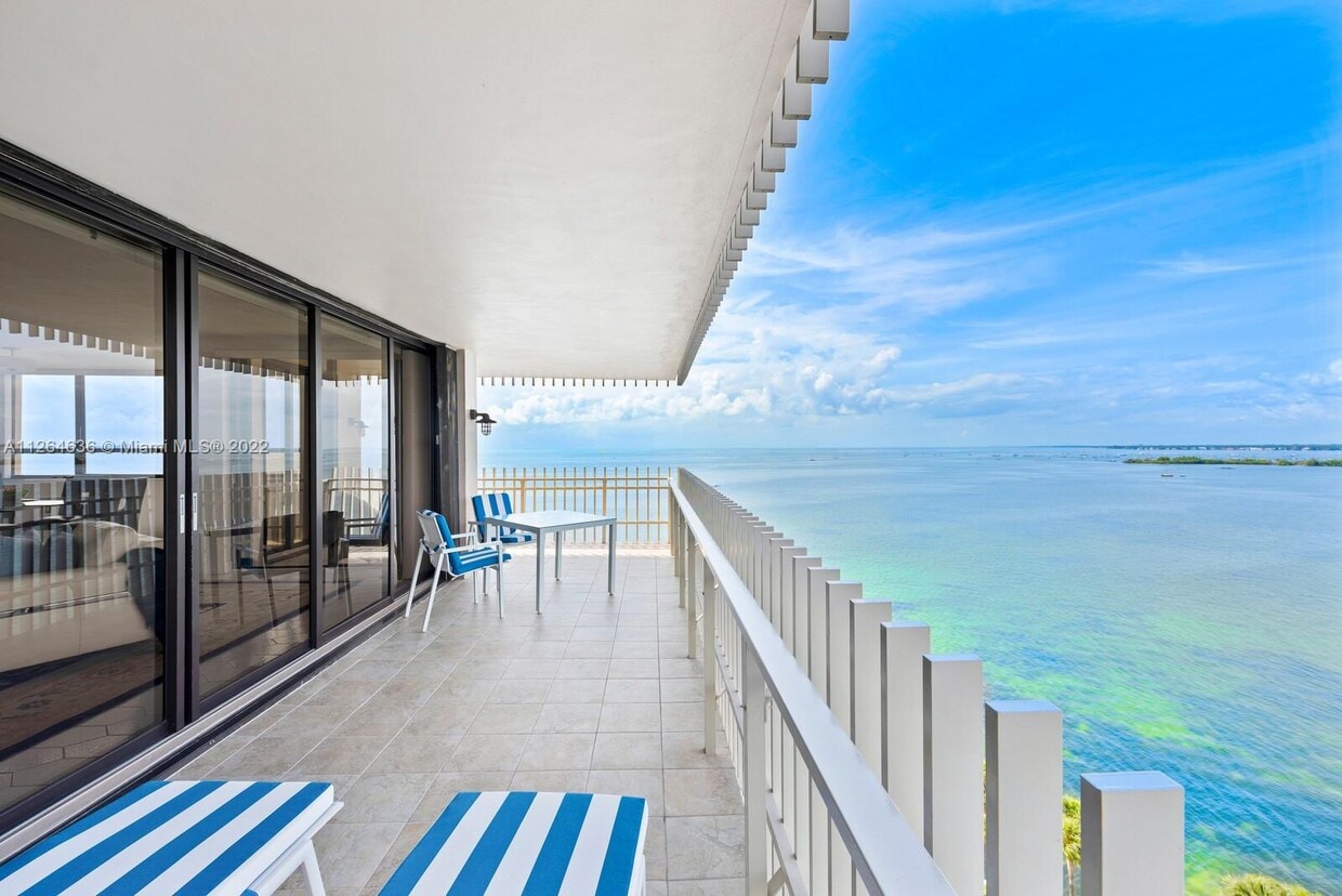 Foto principal - 1 Grove Isle Dr