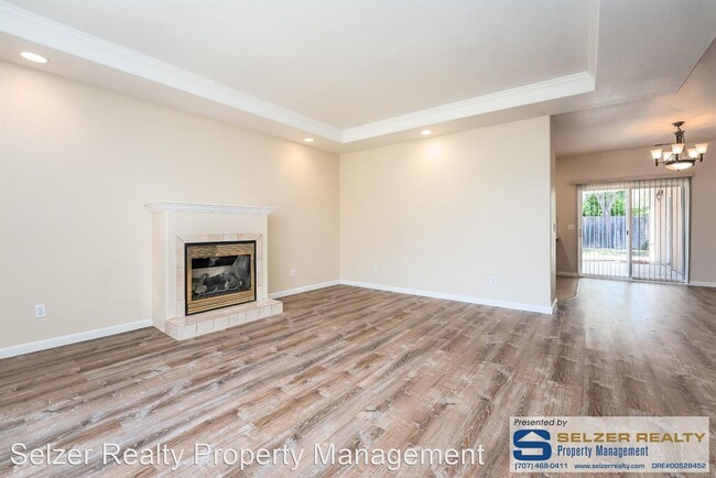 Building Photo - 3 br, 2 bath House - 3180 Van Housen Dr.