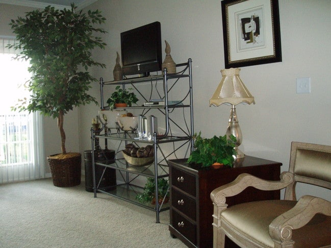 Building Photo - 12913 Tradd St