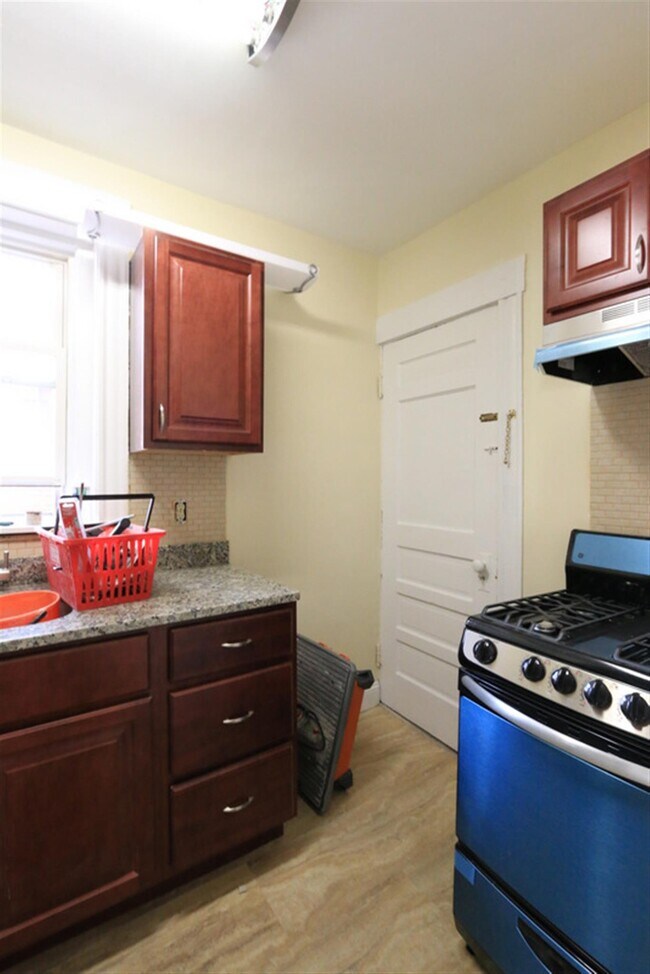 Foto del edificio - 6 Craigie Cir