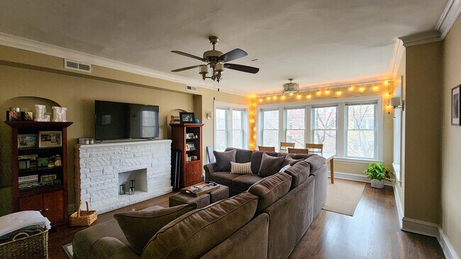 Foto del edificio - 4942 N Washtenaw Ave