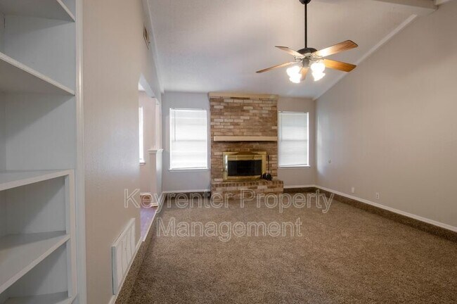 Building Photo - 116 S Bouziden Dr