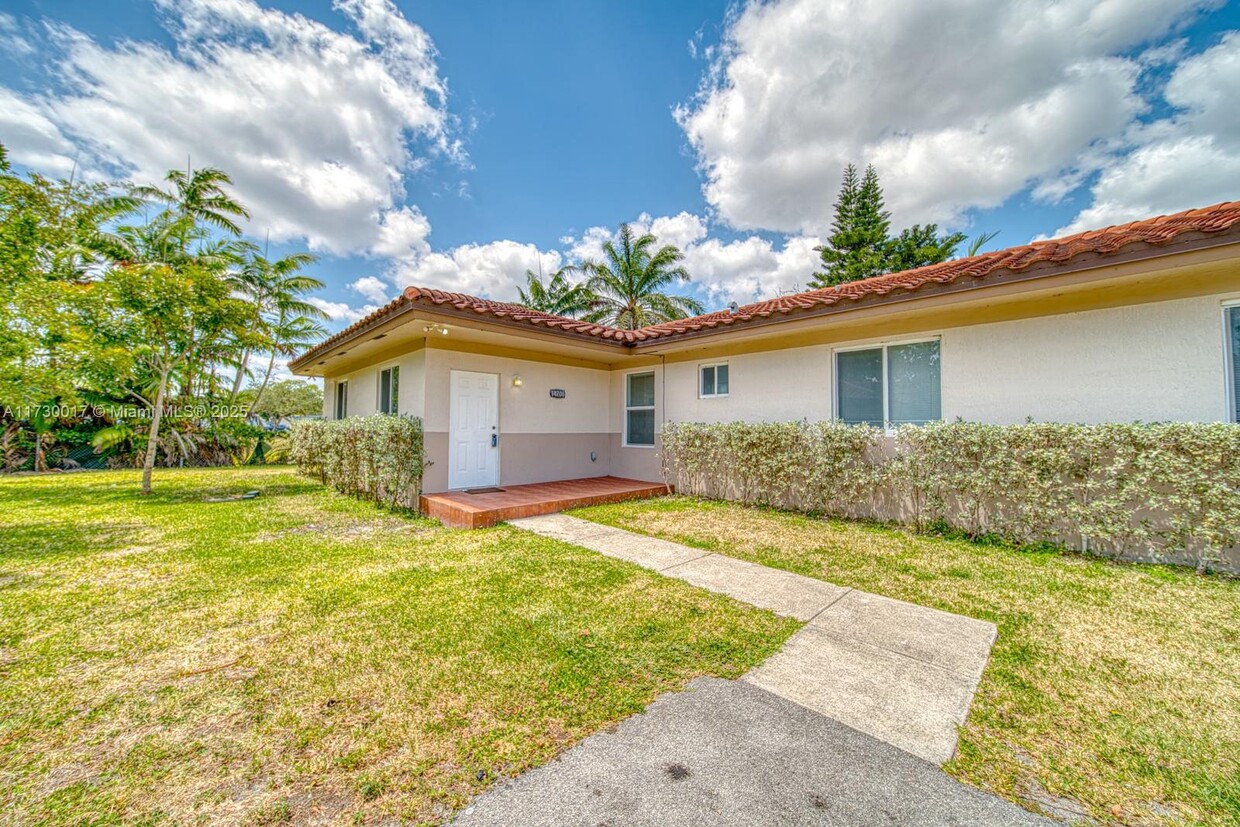 Primary Photo - 14708 NE 7th Ave