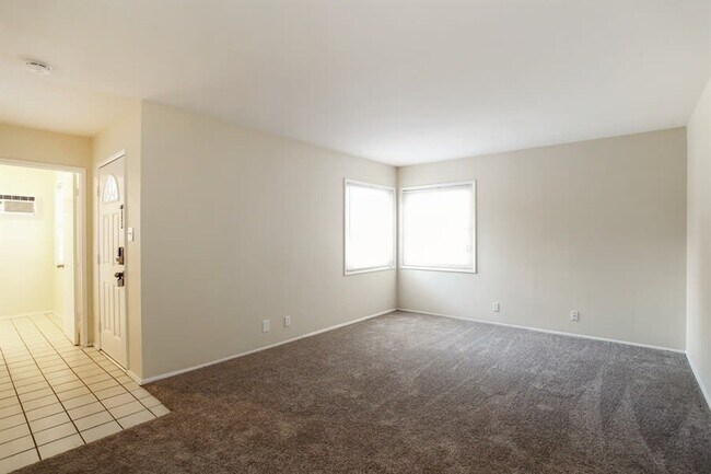 Foto del edificio - 3972 Overland St