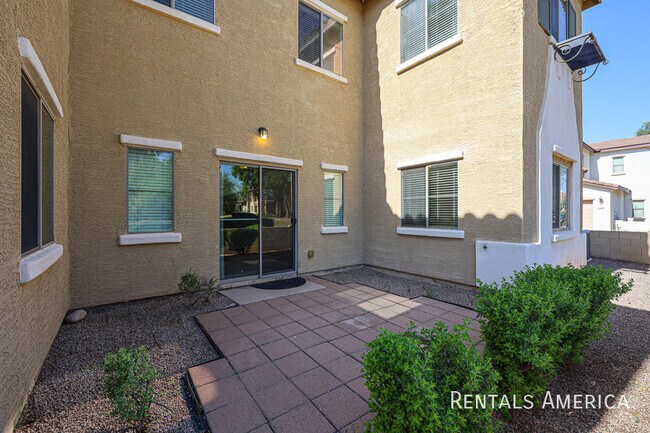Building Photo - 14103 W Country Gables Dr