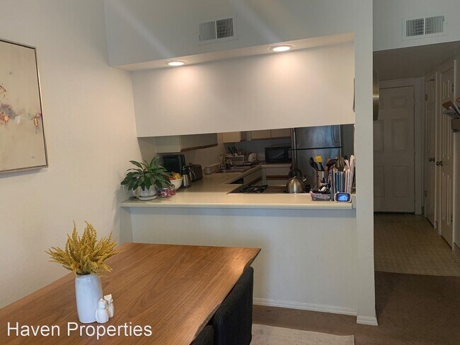 Foto del edificio - 2 br, 1.5 bath House - 2221 King Court #23