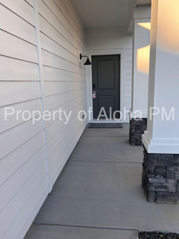 Building Photo - 1797 S Grayling Ave