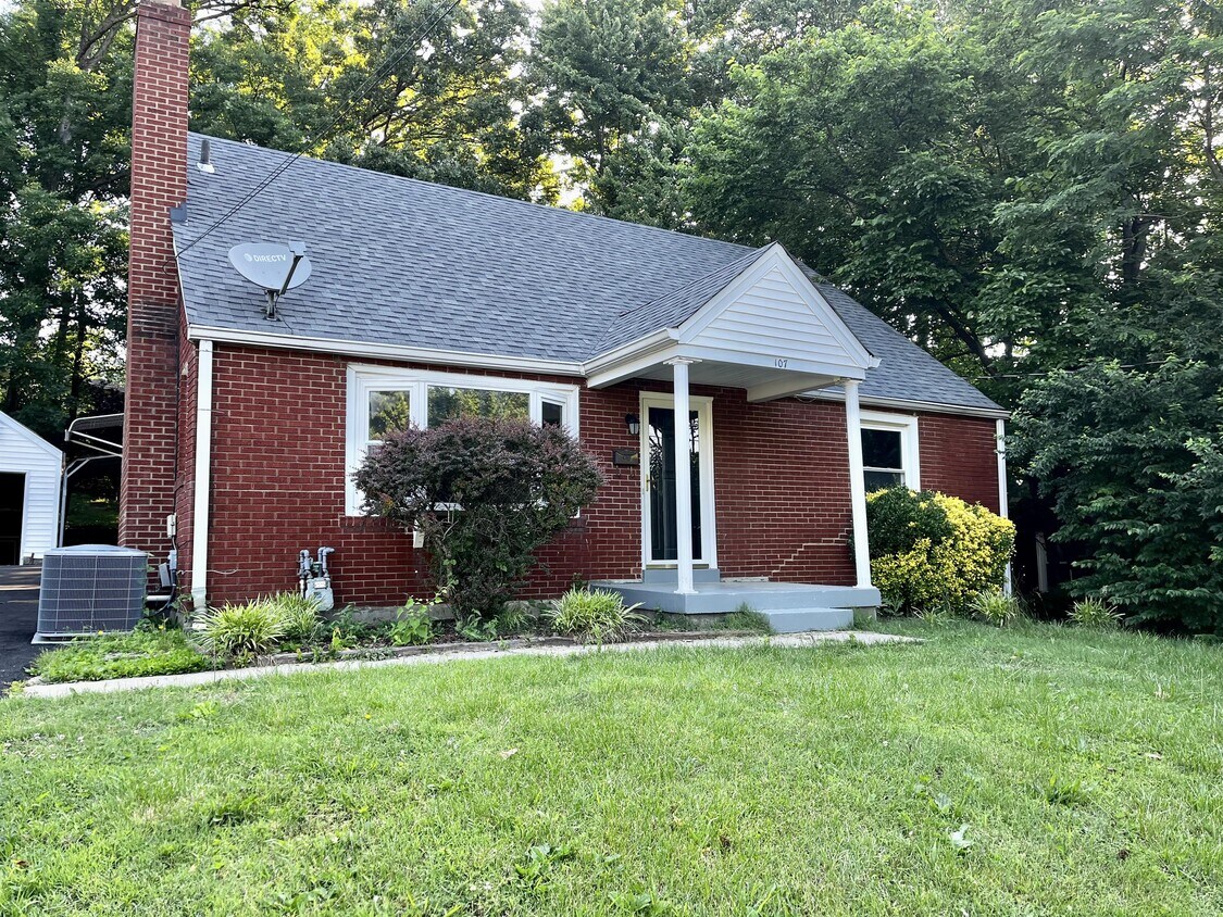 Primary Photo - 107 Woodmore Ave