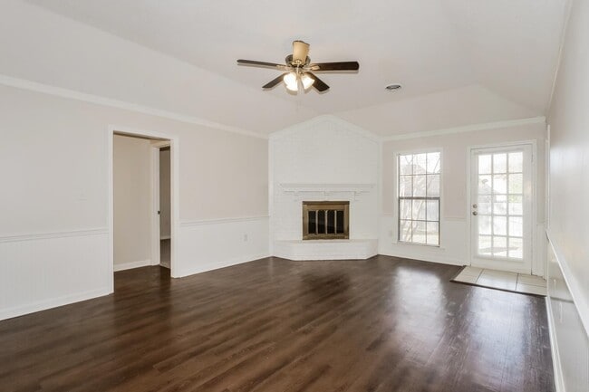 Building Photo - 7318 Old Dominion Ct