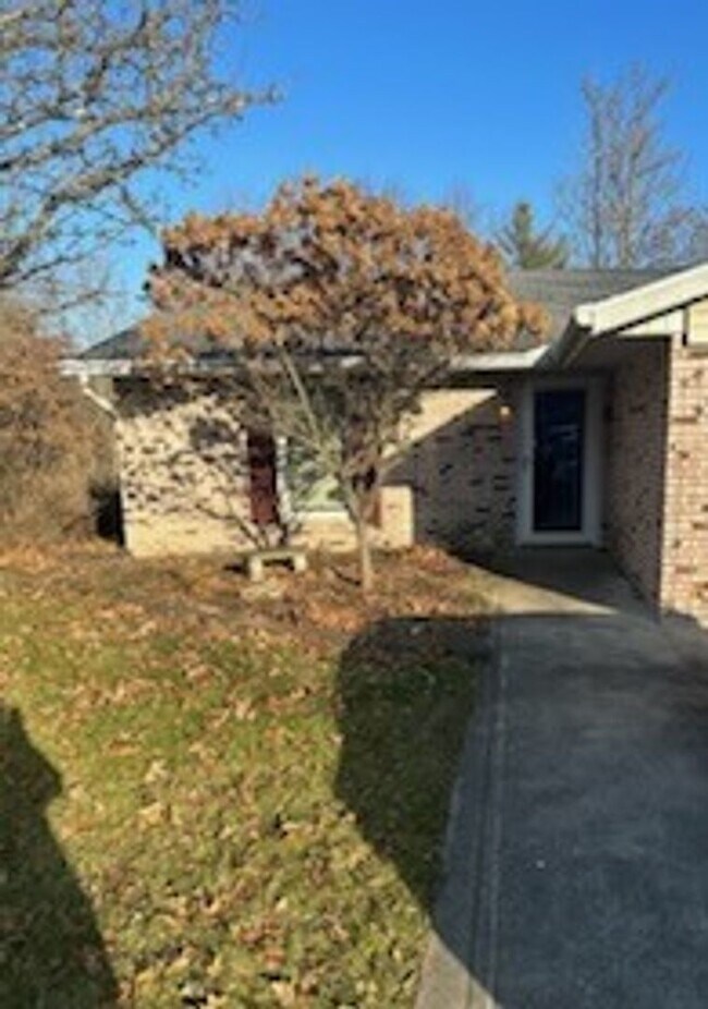 Building Photo - 3306-3308 Shelley Dr