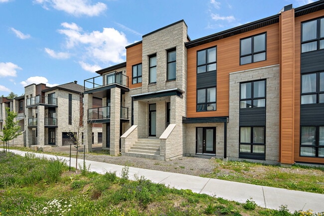 Building Photo - 350 rue Angele-Chartrand