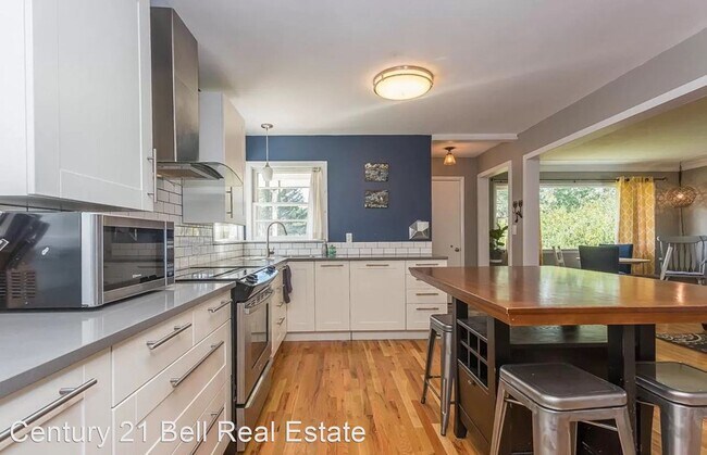 Building Photo - 4 br, 2 bath House - 820 Foyer Ave