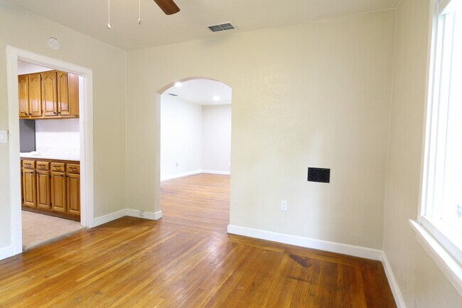 Foto del edificio - 2400 27th St