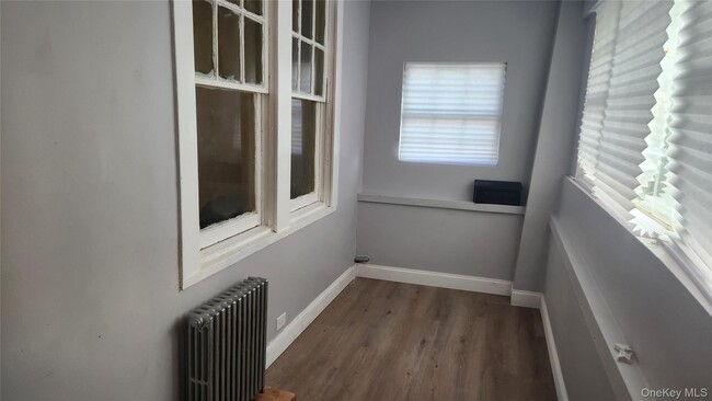 Building Photo - 75 Ingraham St