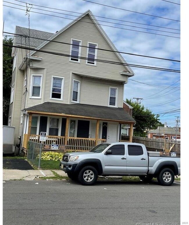 Building Photo - 273 Parrott Ave