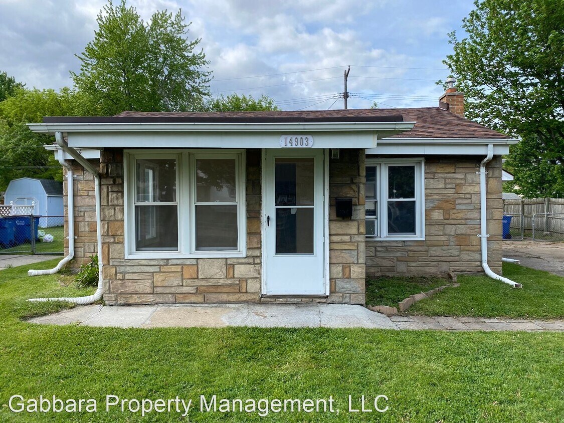 Primary Photo - 2 br, 1 bath House - 14903 Chesterfield