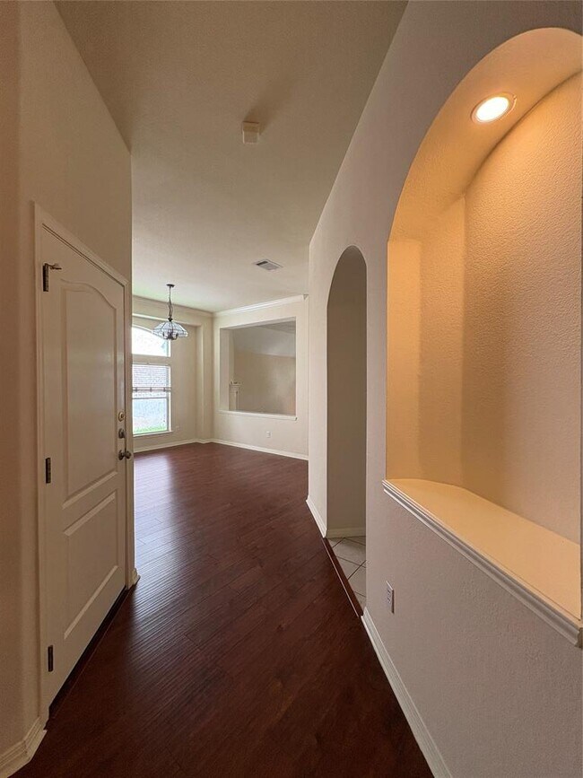 Foto del edificio - 207 Kettleman Ln N